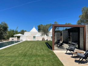 OSTUNI MIRROR trullo and mirror house